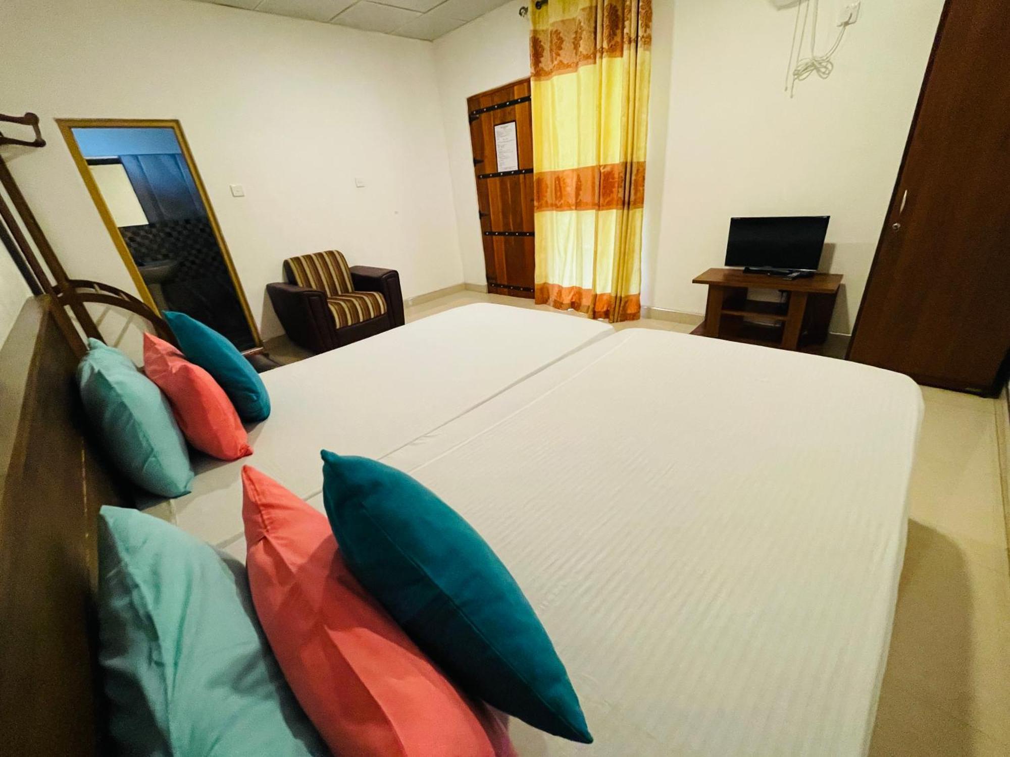 Tishan Holiday Resort Polonnaruwa Habitación foto