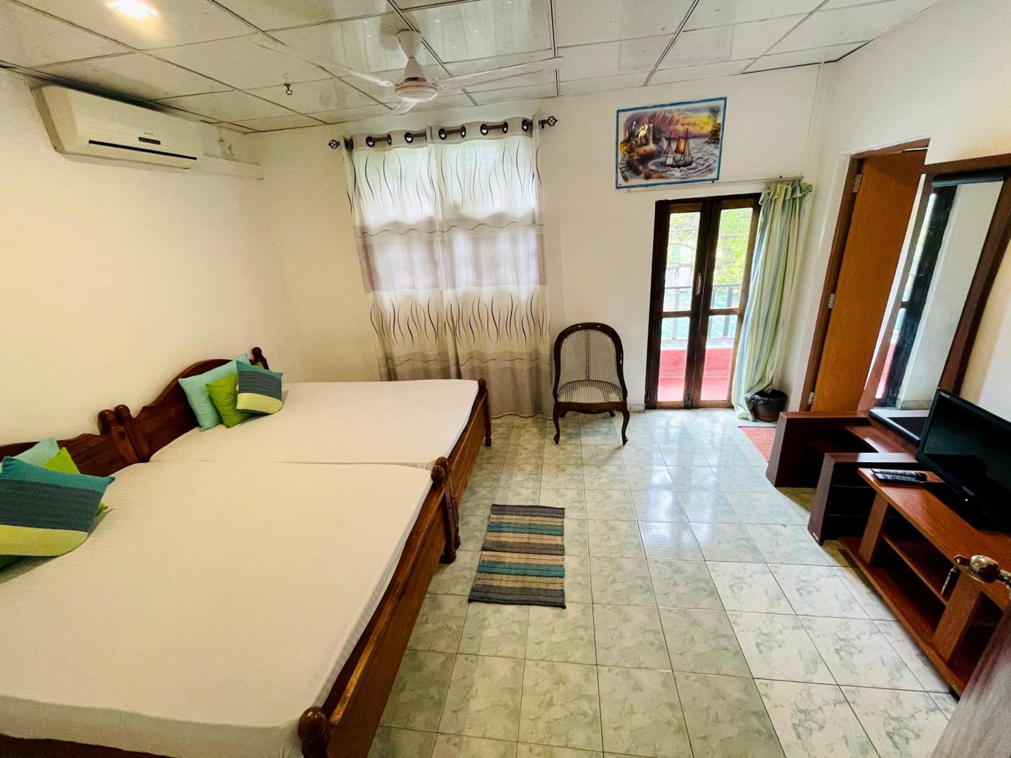 Tishan Holiday Resort Polonnaruwa Habitación foto